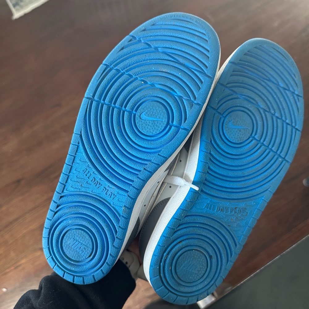 𝐒𝐎𝐋𝐃 - Picture 4 of 7